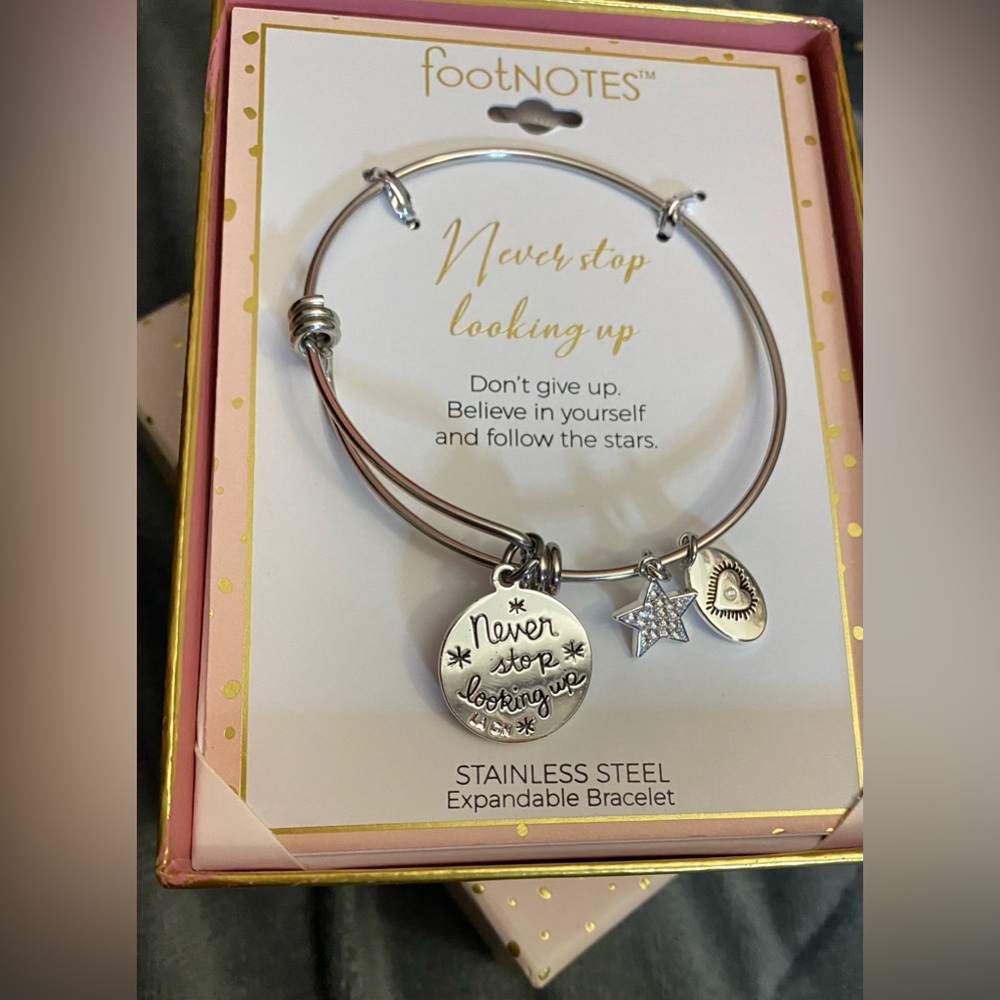 footNotes Crescent moon charm bracelet (Never Stop Looking Up)